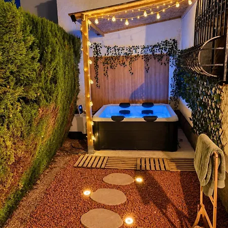 Villa Salina Private Jacuzzi Fireplace *